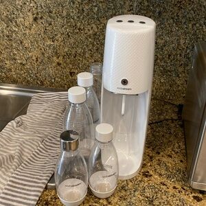 Soda stream. Great condition - barely used